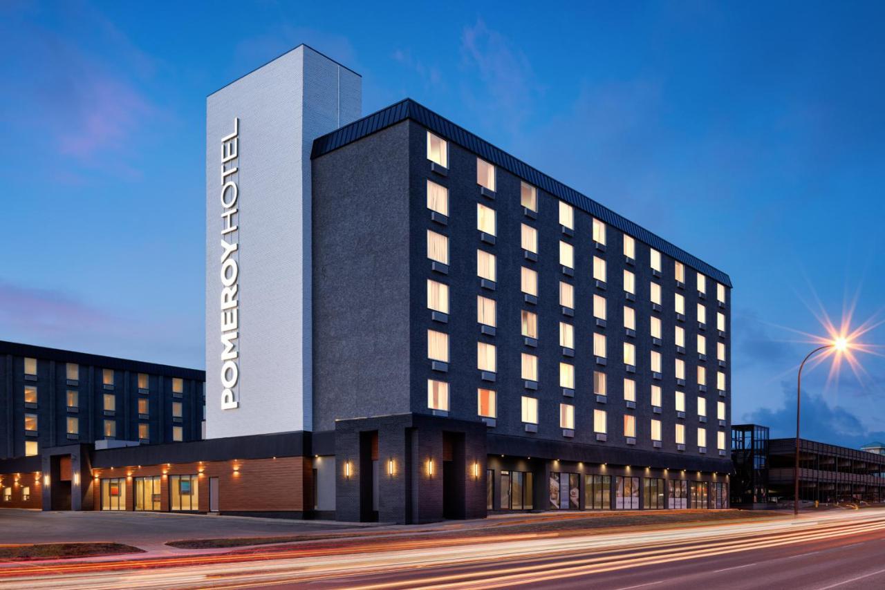 Pomeroy Hotel & Conference Centre غراند براري المظهر الخارجي الصورة